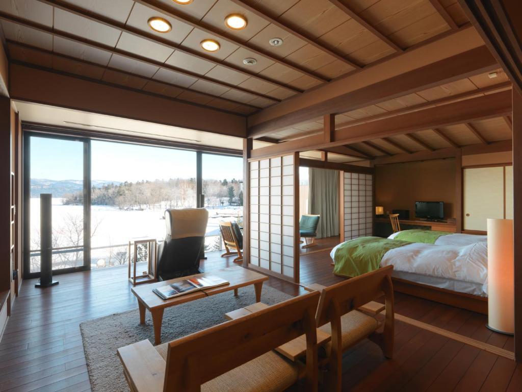 Akan Tsuruga Besso Hinanoza ryokan Hokkaido Akankohan 1