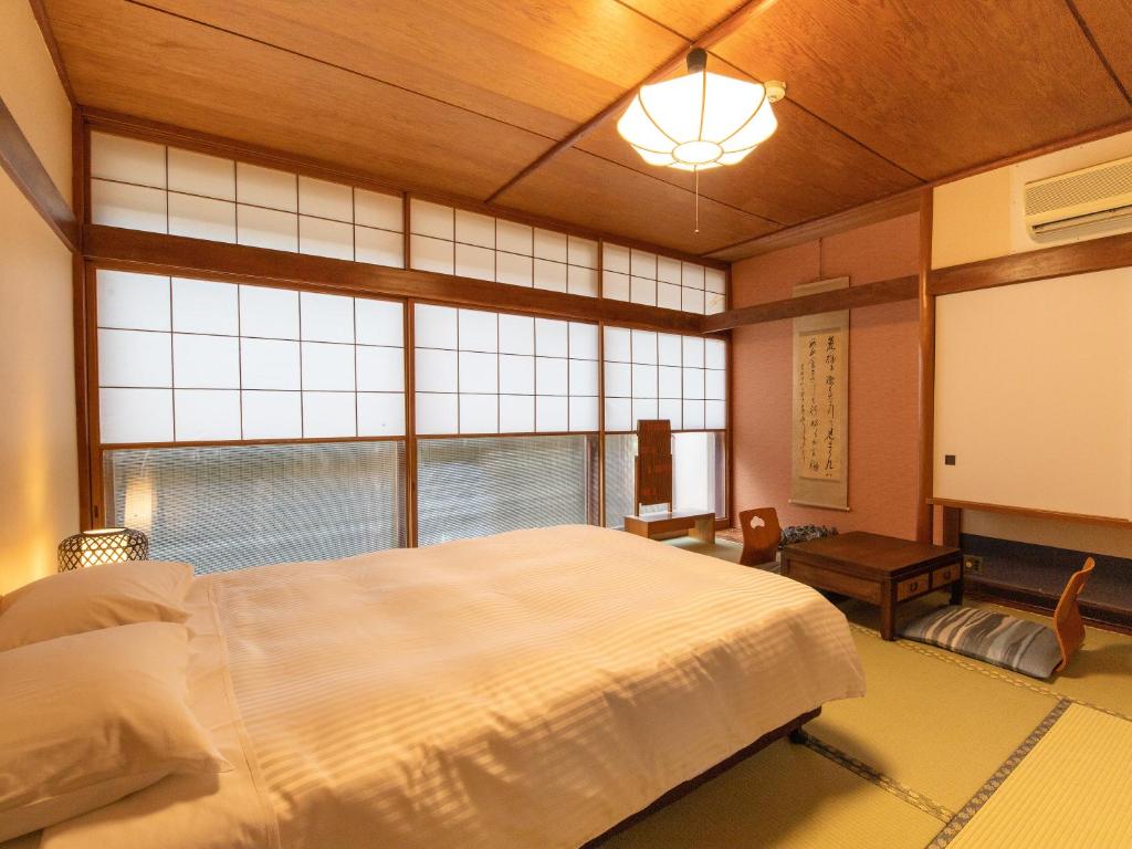 HOTEL SHIRAHAMAKAN ryokan Wakayama Shirahama 1