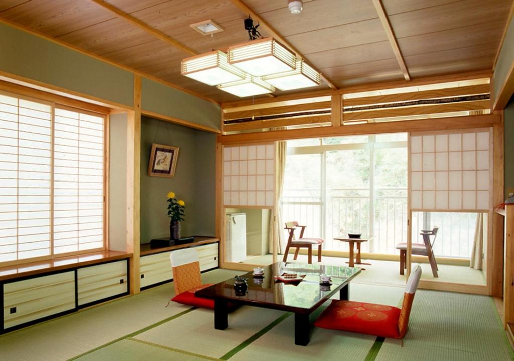 Itoen Hotel Oze Oigami Sanrakuso ryokan Gunma Numata 2