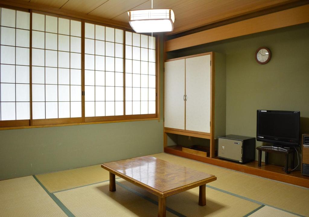 Itoen Hotel Oze Oigami Sanrakuso ryokan Gunma Numata 3