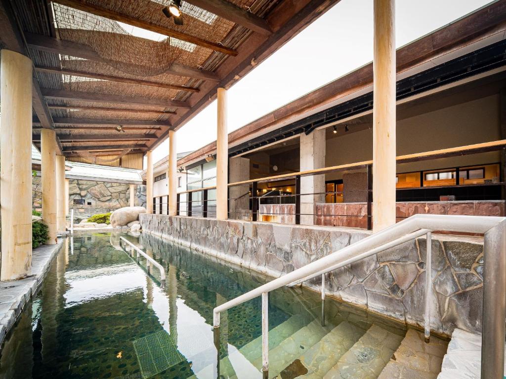 Jurassic Spa Resort Relaxing Inn Juraku ryokan Ehime Toon 3