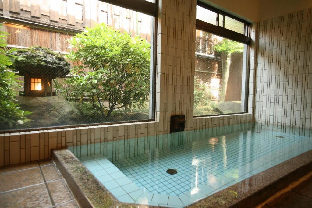 Kinosaki Onsen Kawaguchiya Honkan ryokan Hyogo Toyooka 3