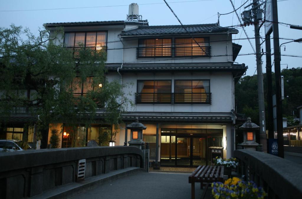 Kinosaki Onsen Kawaguchiya Honkan ryokan Hyogo Toyooka