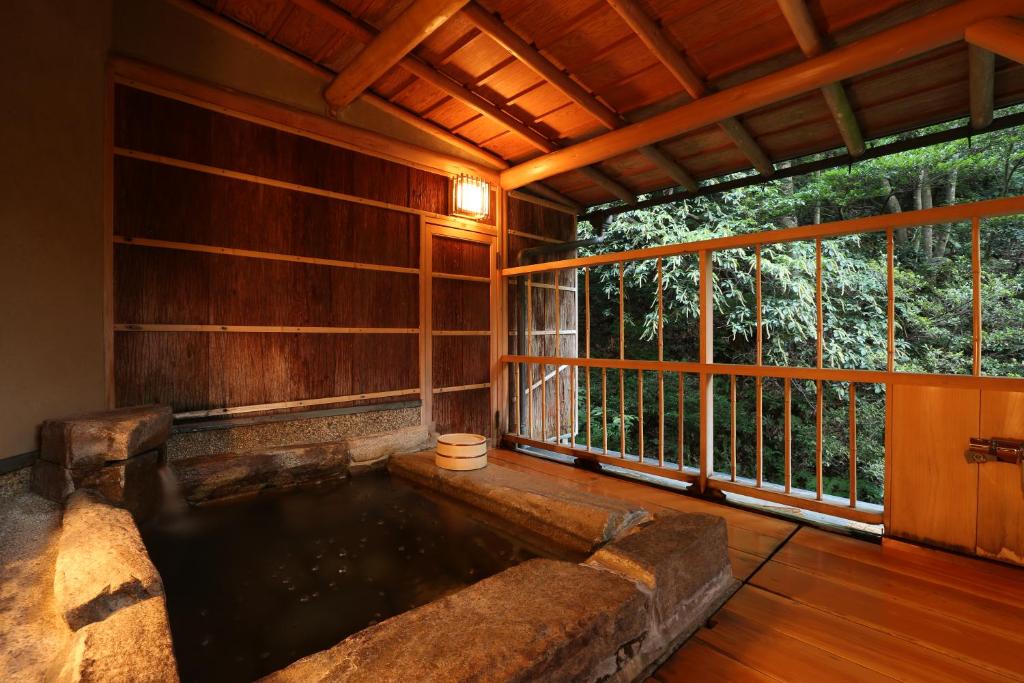 Kinosaki Onsen Nishimuraya Hotel Shogetsutei ryokan Hyogo Toyooka 1