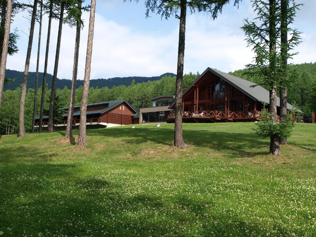 Log Hotel Larch Lake Kanayama ryokan Hokkaido Minamifurano