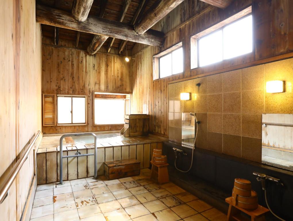 Manza Onsen Nisshinkan ryokan Gunma Tsumagoi 2