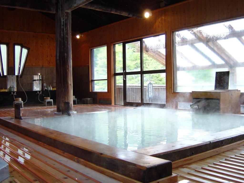 Manza Onsen Nisshinkan ryokan Gunma Tsumagoi