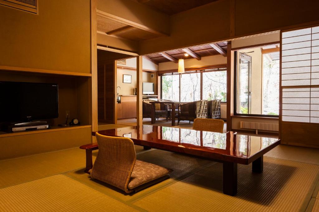 Meigetsuso ryokan Yamagata Kaminoyama 3