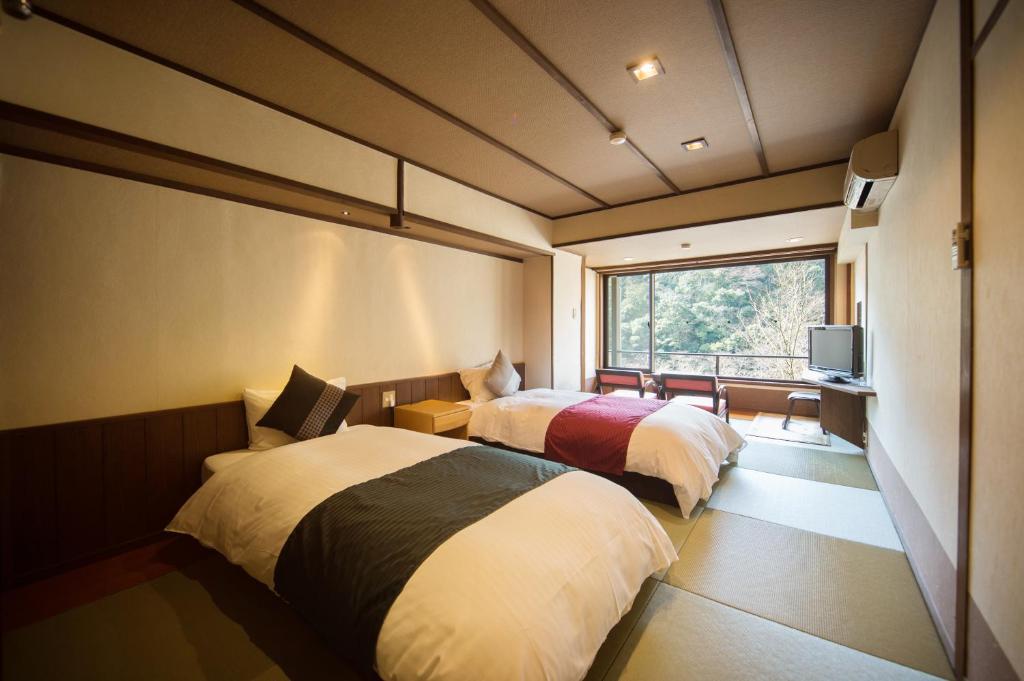 Momijiya Honkan Takaosansou ryokan Kyoto Kyoto 1