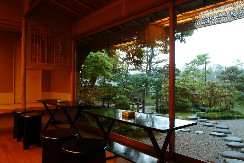 Monjusou Shourotei ryokan Kyoto Miyazu 2