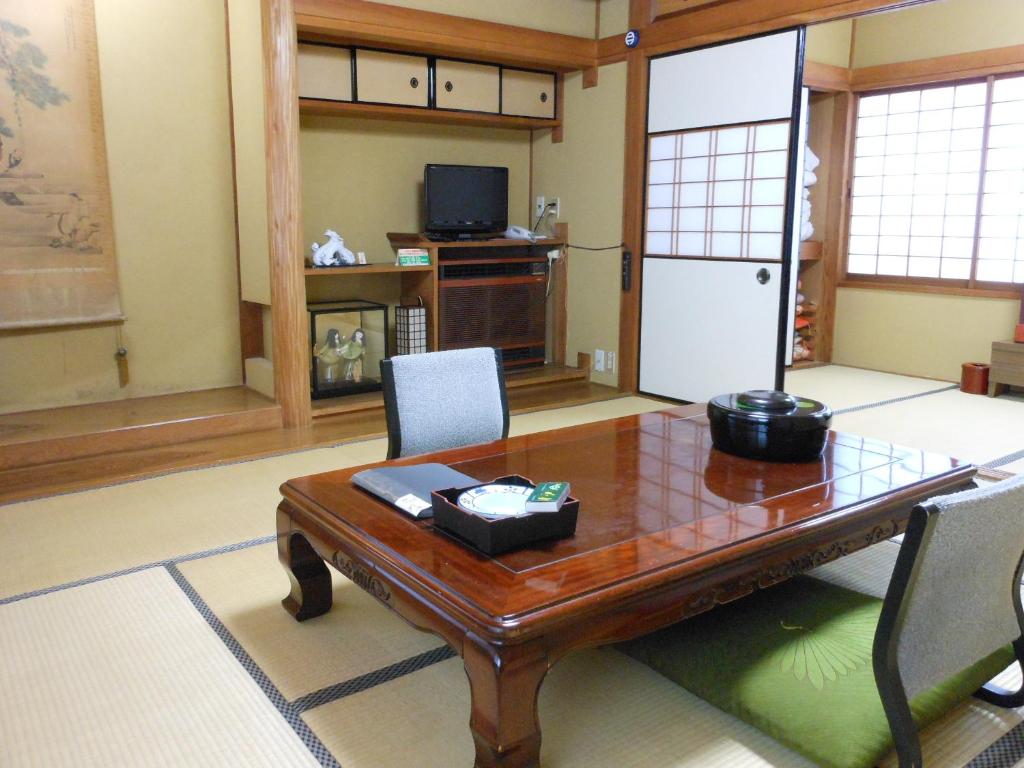 Noren Yado Meigetsu ryokan Shimane Tsuwano 4