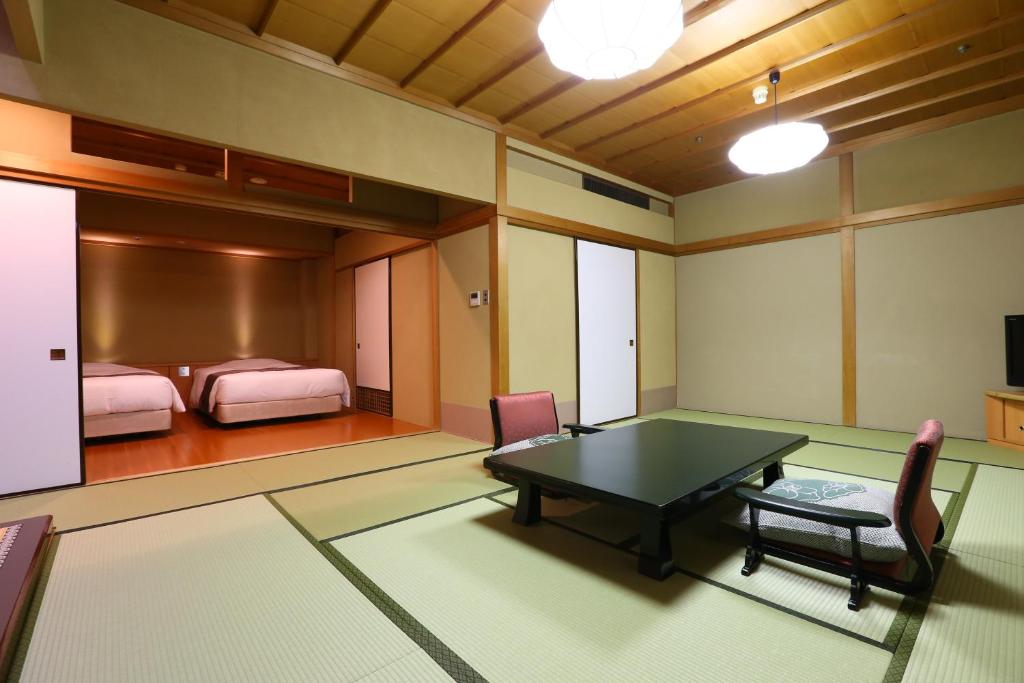 Oku Yugawara Tsubaki ryokan Kanagawa Yugawara 2