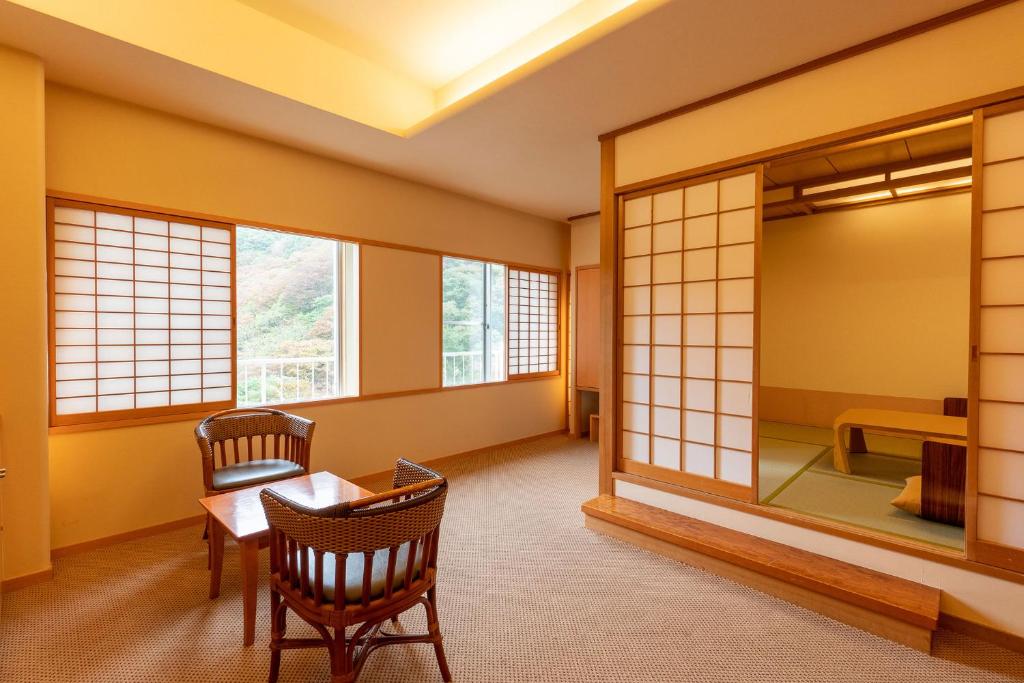 Ooedo Onsen Monogatari Higashiyama Grand Hotel ryokan Fukushima Aizuwakamatsu 1