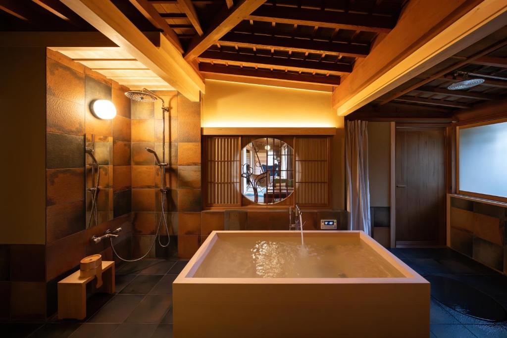 Sekitei ryokan Hiroshima Hatsukaichi 1