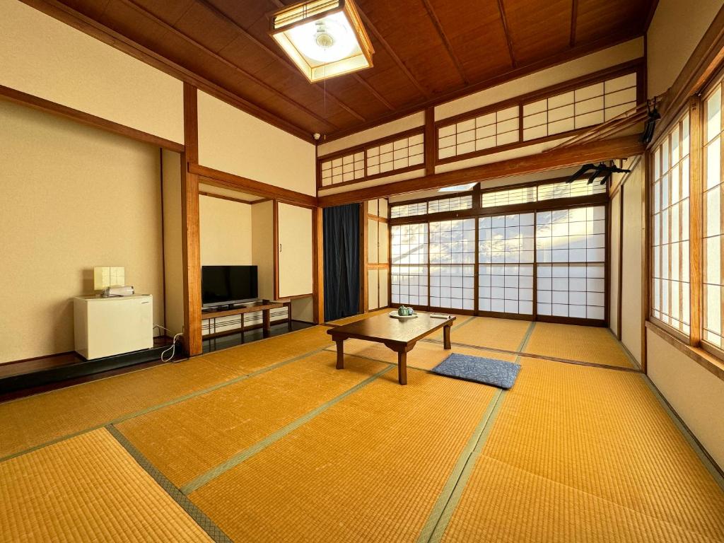 Shiroyamasou ryokan Toyama Asahi 4