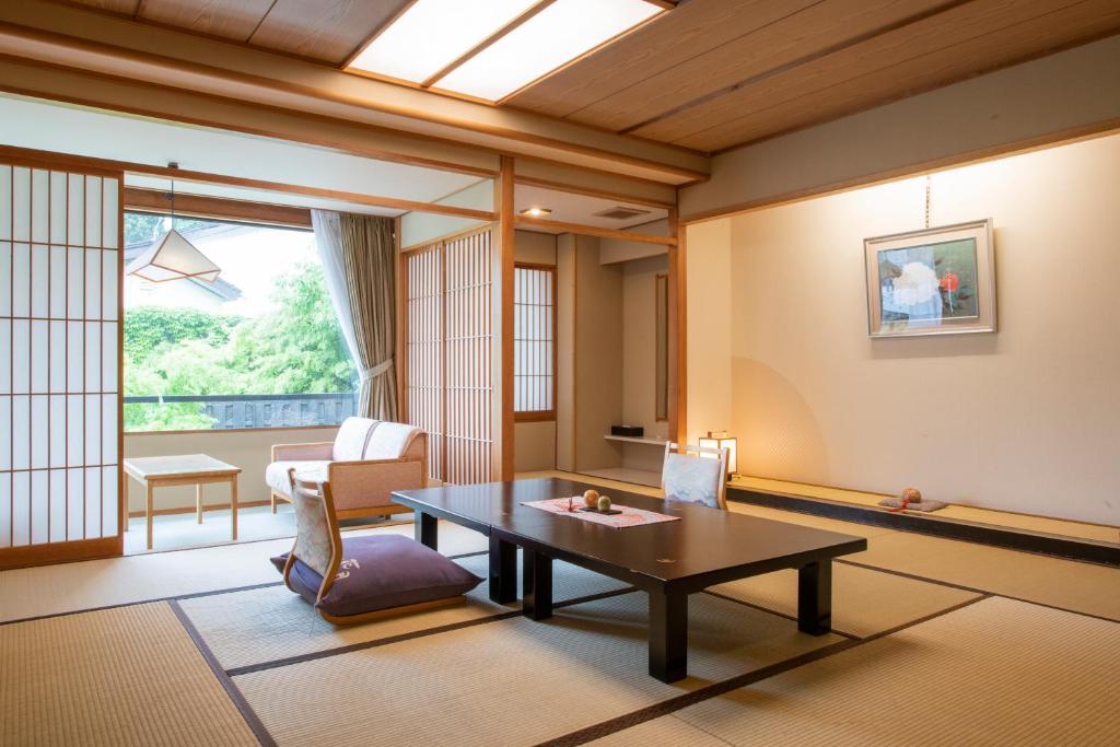 Shosenkaku Kagetsu ryokan Niigata Yuzawa 2