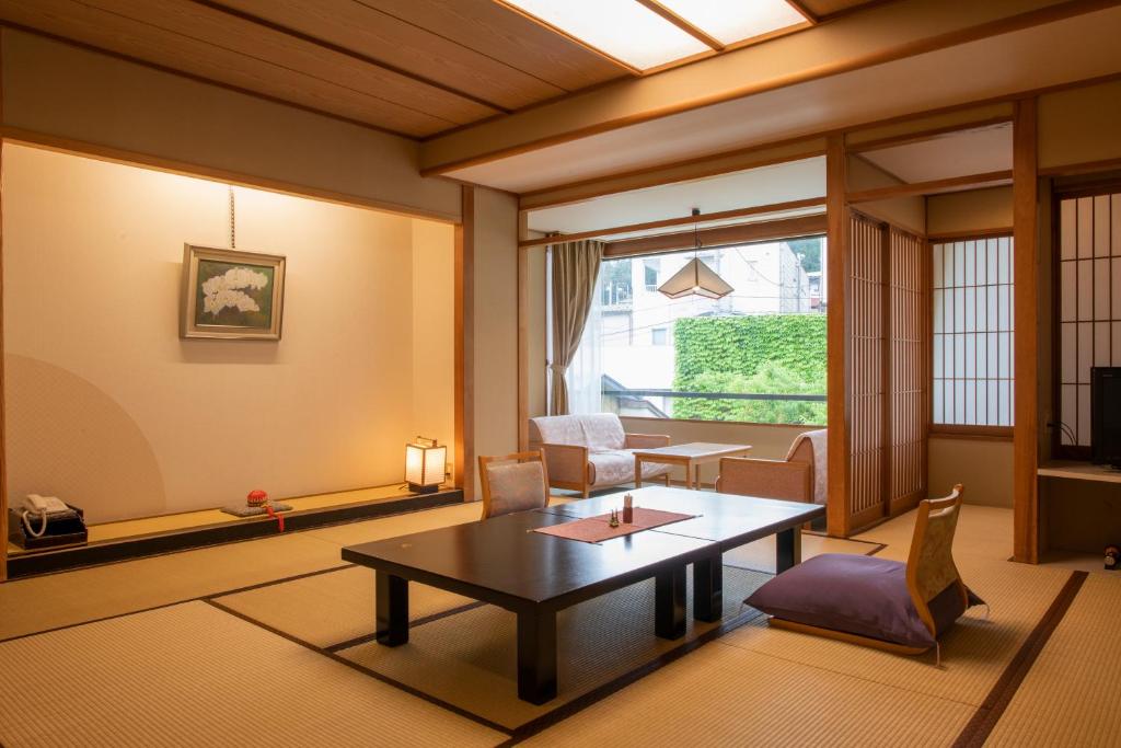 Shosenkaku Kagetsu ryokan Niigata Yuzawa 3