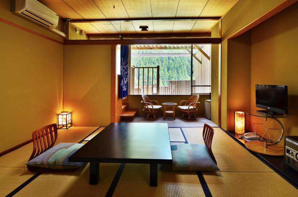 Sunriver Oboke ryokan Tokushima Miyoshi 4