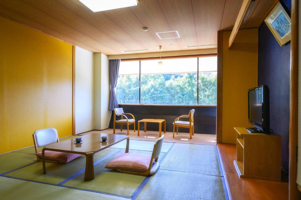 Takamiya Hotel Bonari no Mori ryokan Fukushima Inawashiro 4