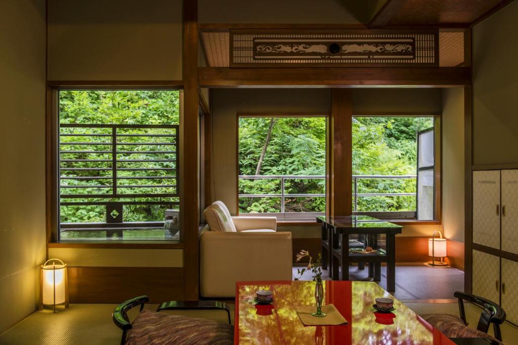 Takamiya Ryokan Miyamaso ryokan Yamagata Zao Onsen 1