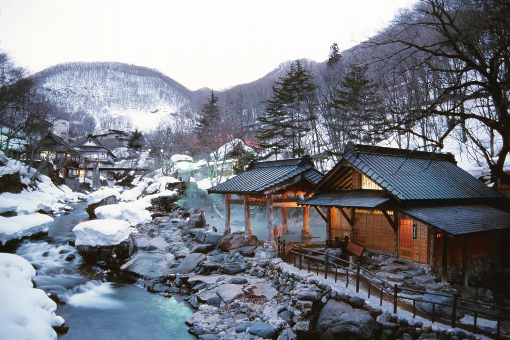 Takaragawa Onsen Ousenkaku ryokan Gunma Minakami