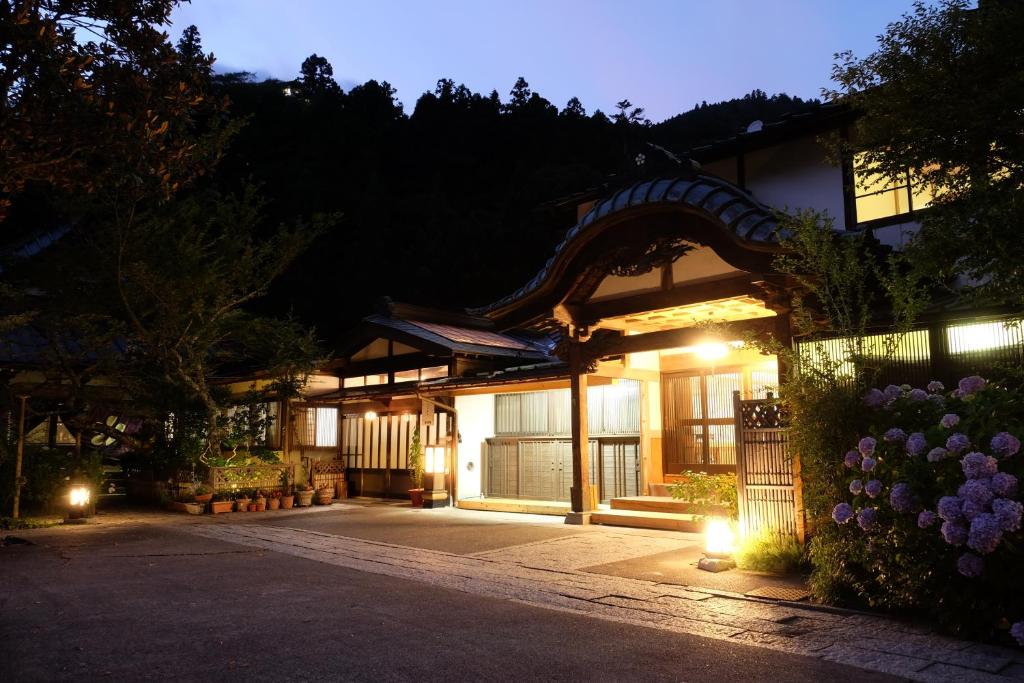 Temple Lodging Shukubo Kakurinbo ryokan Yamanashi Minobu