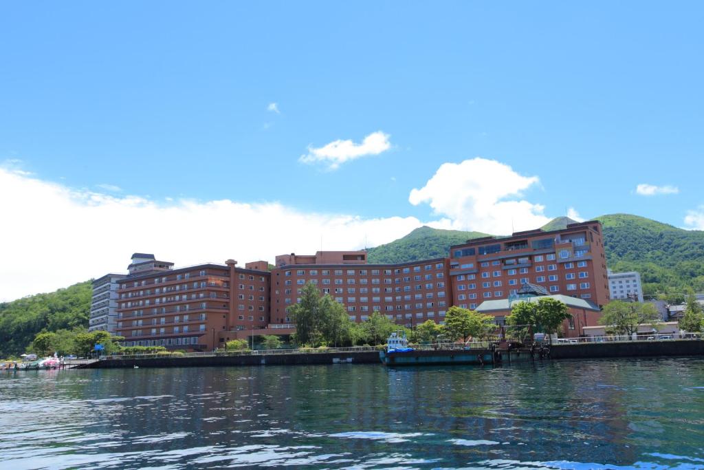 Toyako Manseikaku Hotel Lakeside Terrace ryokan Hokkaido Lac Toya