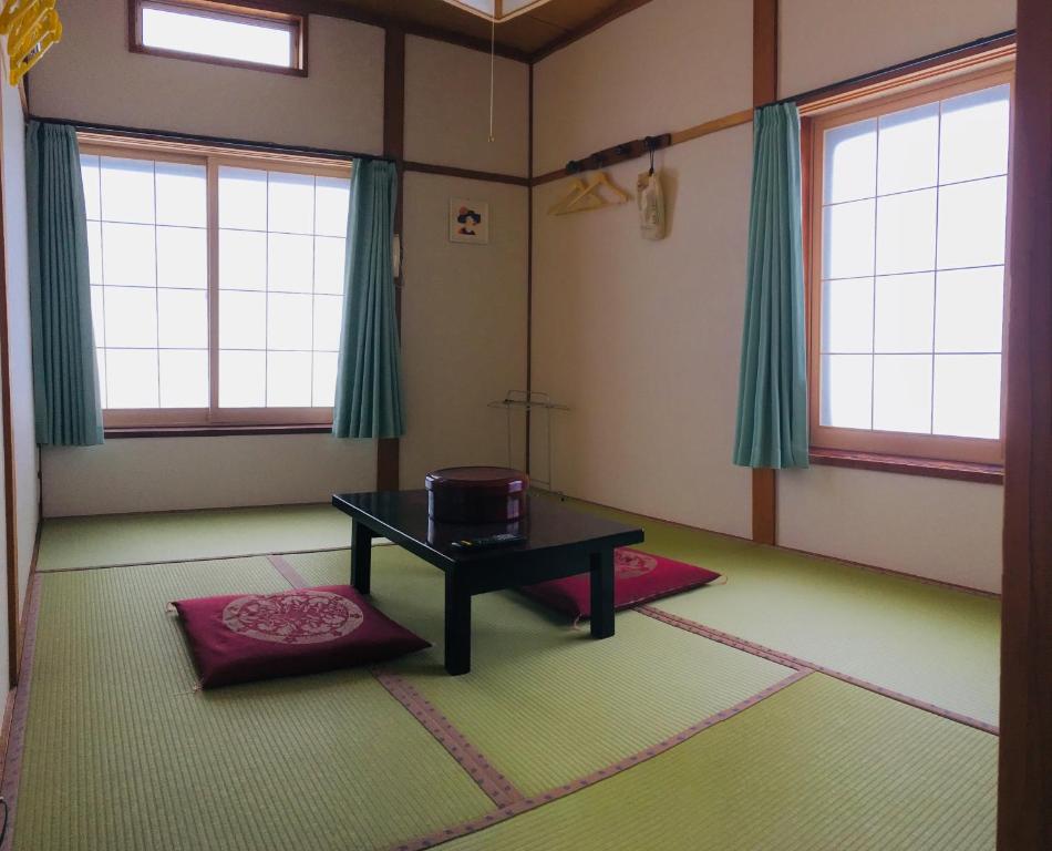 Yamakyuso ryokan Nagano Otari 1