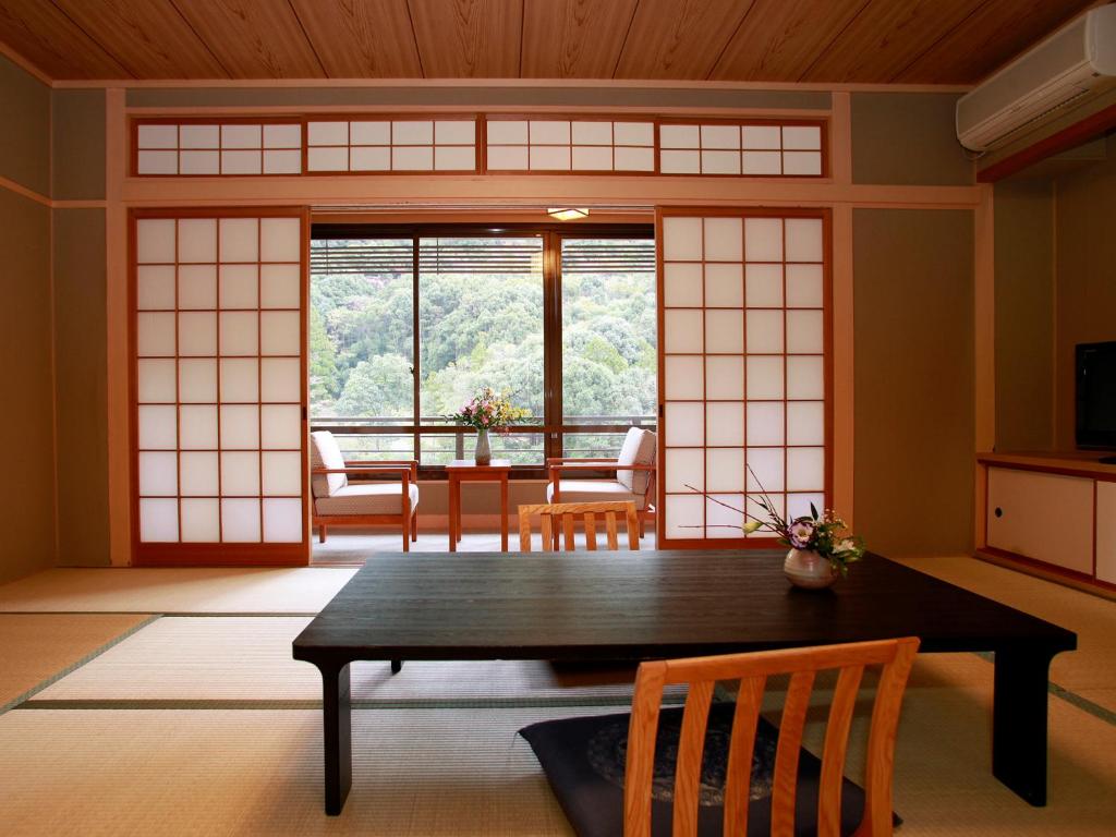 Yumoto Kanko Hotel Saikyo ryokan Yamaguchi Nagato 3