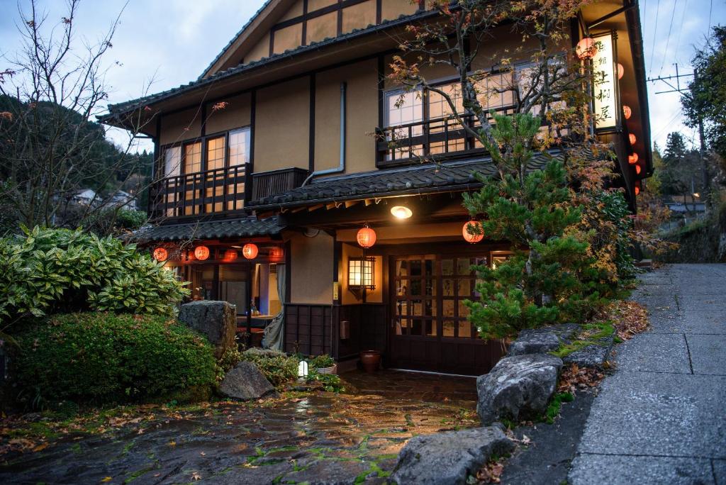 Yunohira Kamiyanagiya ryokan Oita Yufu