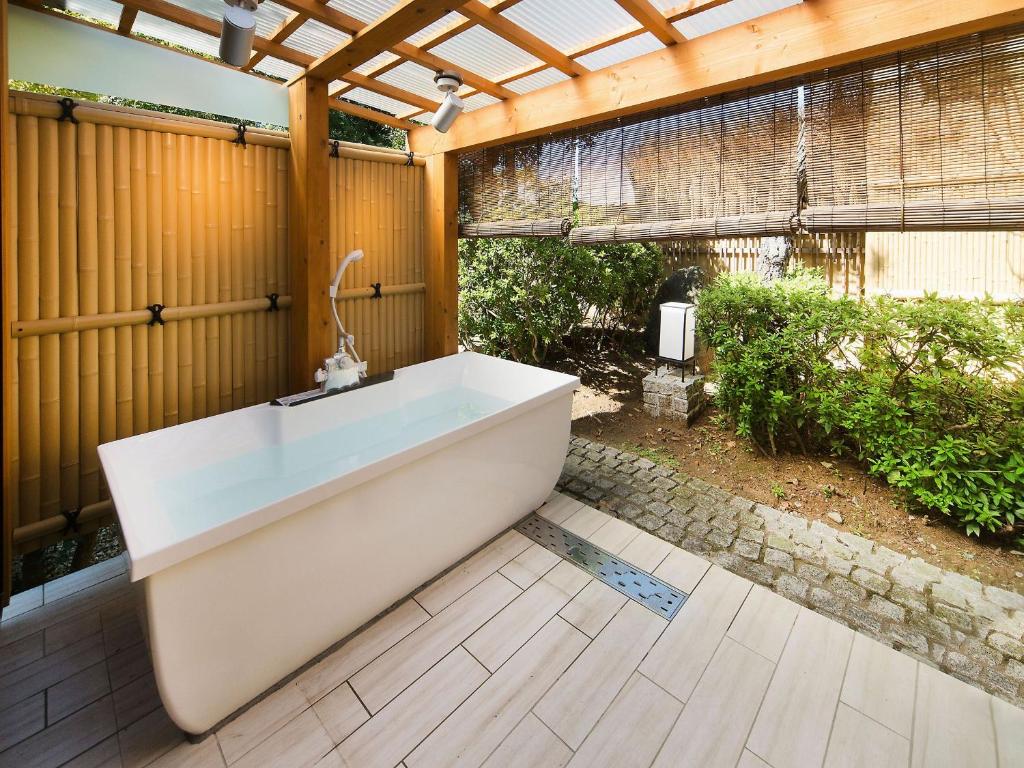 Yuraku Hotel ryokan Fukui Awara 1